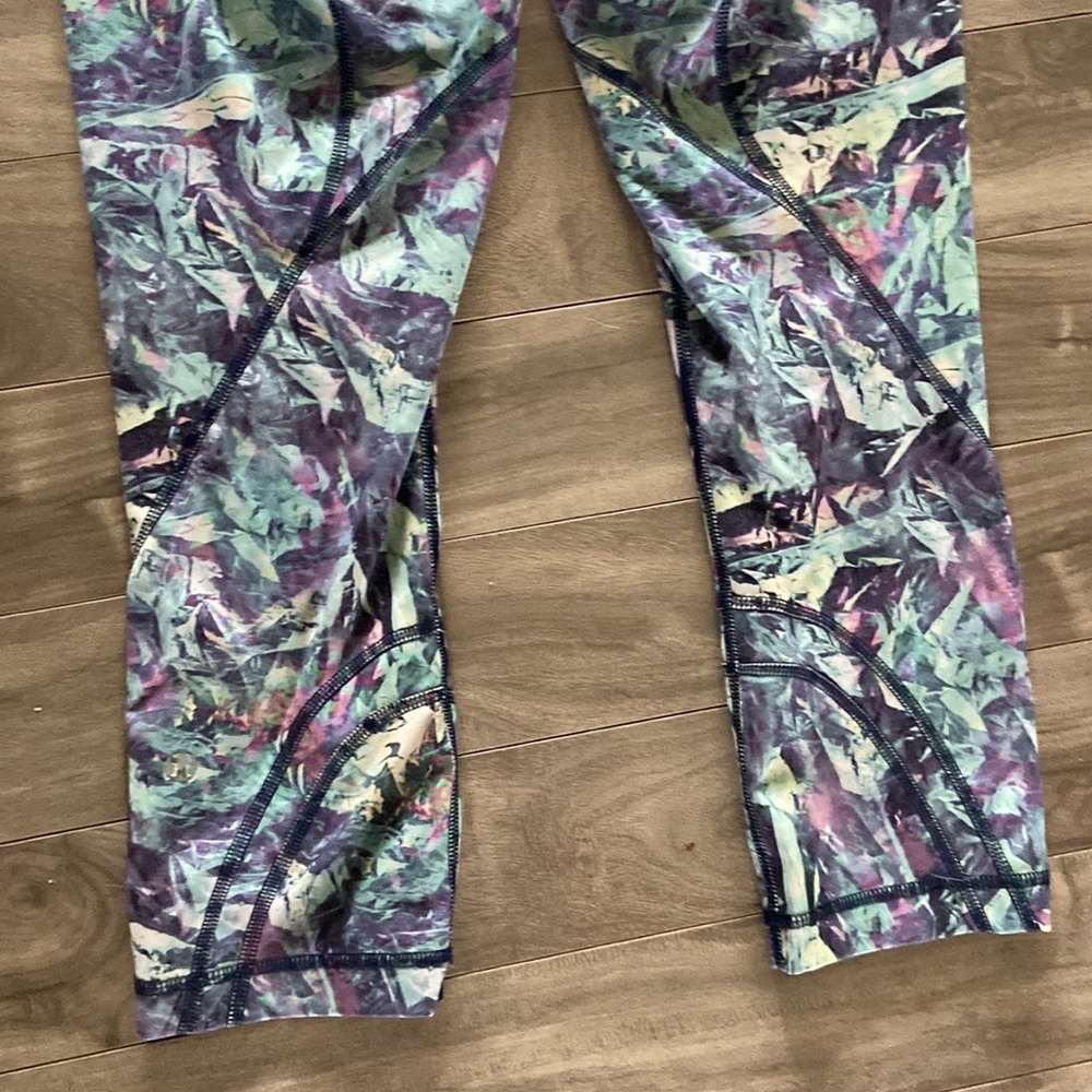 Lululemon Run: Inspire Crop II  Full-On Luxtreme Iridescent Multi Legging - Picture 4 of 10